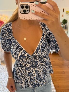Francesca's Collections Navy and White Floral V-Neck Peplum Top